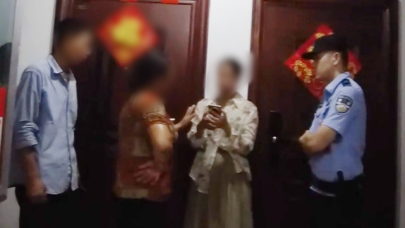 女子捡到手机藏了4个月,失主通过Wi-Fi定位找上门,发现手机已被重置_0227222957 新闻 女子捡到手机藏了4个月,失主通过Wi-Fi定位找上门,发现手机已被重置_0227222957 新闻