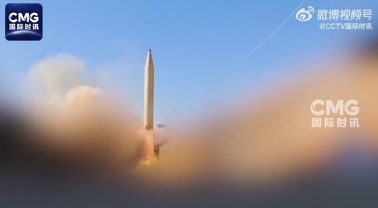  伊朗导弹精准命中，以色列防空警报频响；特朗普会晤军工领袖，武器产量将大幅增加。 新闻 伊朗导弹精准命中，以色列防空警报频响；特朗普会晤军工领袖，武器产量将大幅增加。 新闻