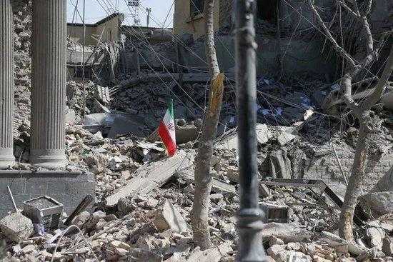  伊朗导弹精准命中，以色列防空警报频响；特朗普会晤军工领袖，武器产量将大幅增加。 新闻 伊朗导弹精准命中，以色列防空警报频响；特朗普会晤军工领袖，武器产量将大幅增加。 新闻