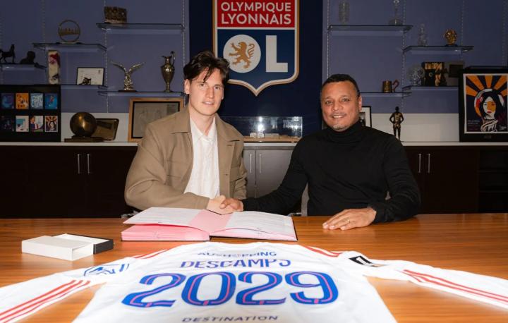  里昂门将德康喜获续约；合同延长两年，经验加持后防稳固。 体育新闻 里昂门将德康喜获续约；合同延长两年，经验加持后防稳固。 体育新闻