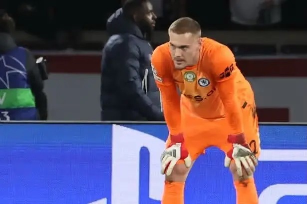  赛前被寄予厚望；约恩森却在巴黎之夜崩盘，蓝军门将之争再起波澜。 体育新闻 赛前被寄予厚望；约恩森却在巴黎之夜崩盘，蓝军门将之争再起波澜。 体育新闻