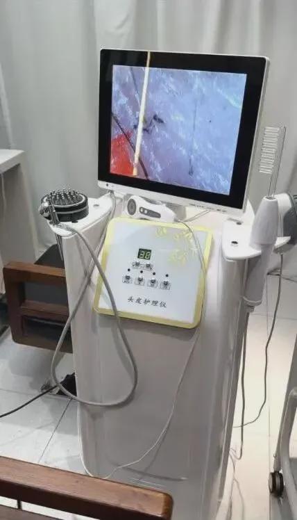  独居老人迷失社区理发店；十个月高额消费背后；情感空虚成致命弱点。 新闻