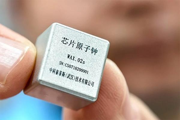  指甲盖大小的奇迹诞生；中国芯片原子钟刷新纪录；未来应用前景无限广阔。 IT技术 指甲盖大小的奇迹诞生；中国芯片原子钟刷新纪录；未来应用前景无限广阔。 IT技术