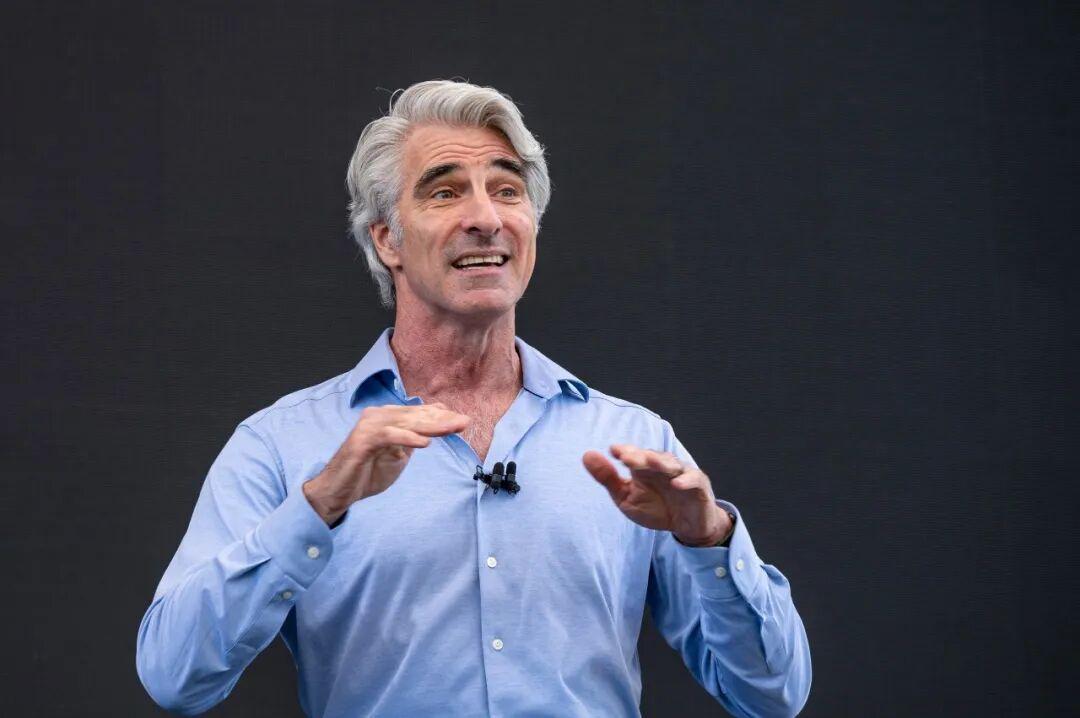  25亿终端的AI重构：一场苹果不费吹灰之力的生态收割 新闻